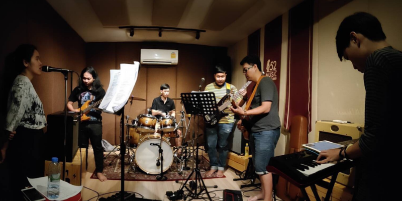 yannix_band_home